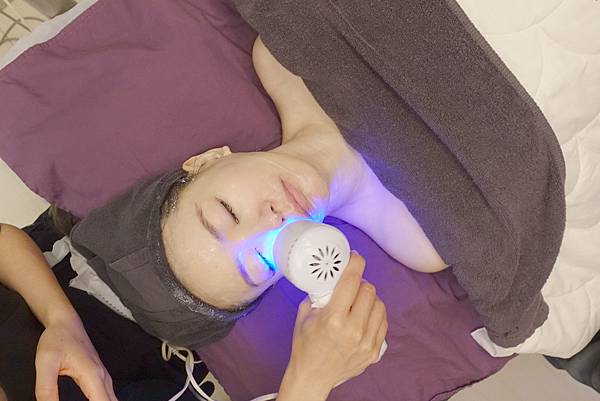 05.jpg 蜜芮拉 MIRALLER有專屬調理精華並搭配專業儀器